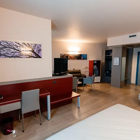 Hotel Ristorante I Castelli فندق ألبا